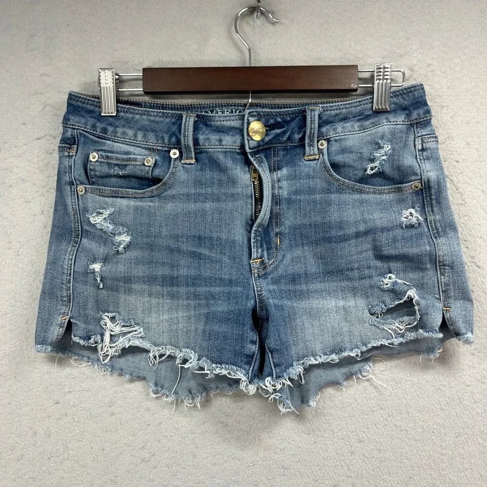 American Eagle Shorts Womens 8 Blue Denim Vintage Hi-Rise Midi Distressed Frayed